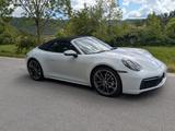 Porsche 992 Carrera Cabriolet Carrera - weiße Porsche 992