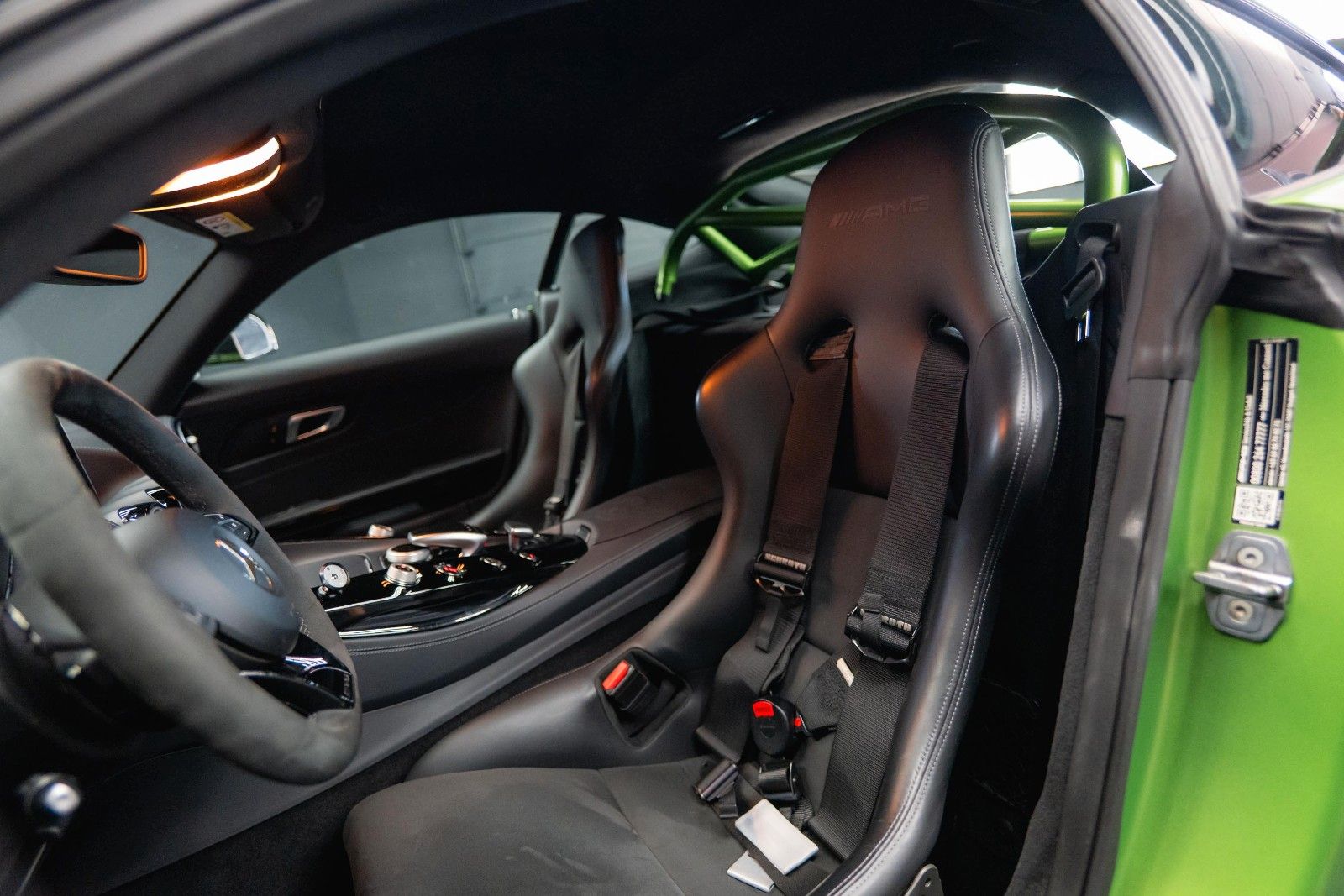 Fahrzeugabbildung Mercedes-Benz AMG GT R Coupe TIKT Performance | 750PS | Carbon