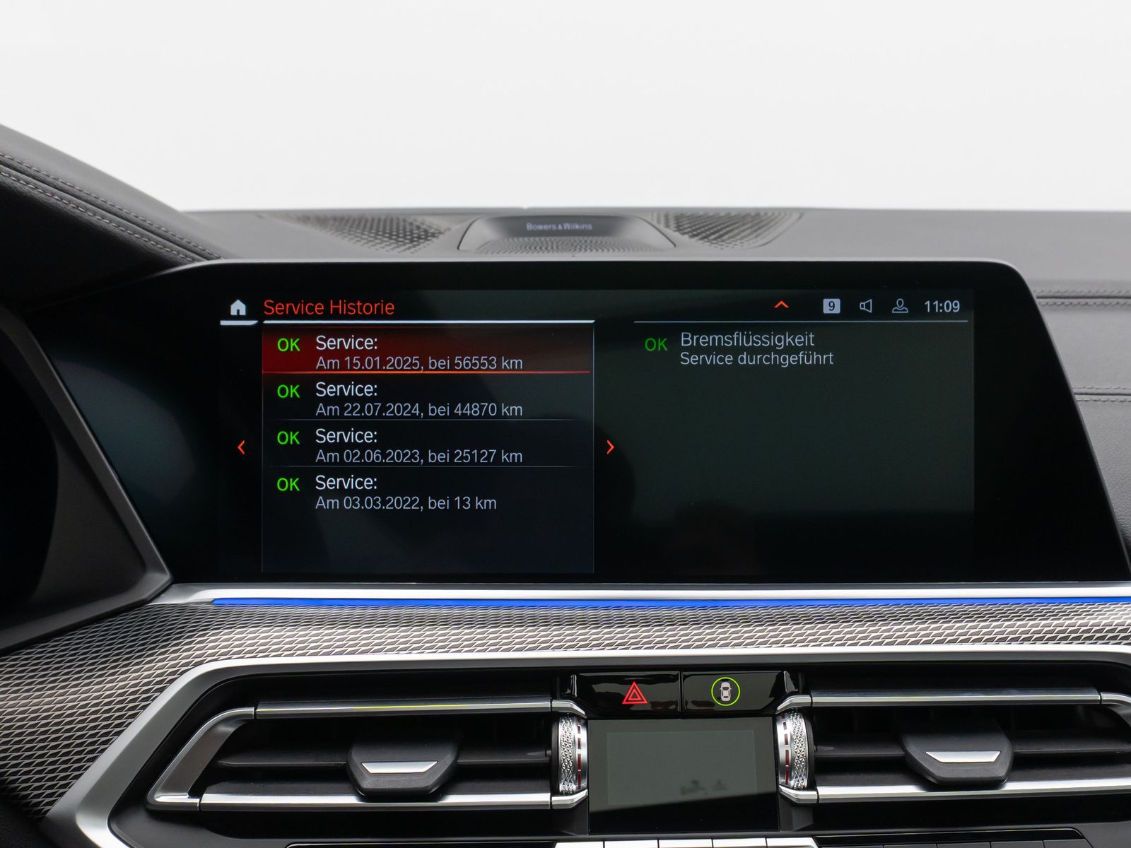 Fahrzeugabbildung BMW X5 xD30d M Sport Panorama Laser 360°HUD DAB B&W