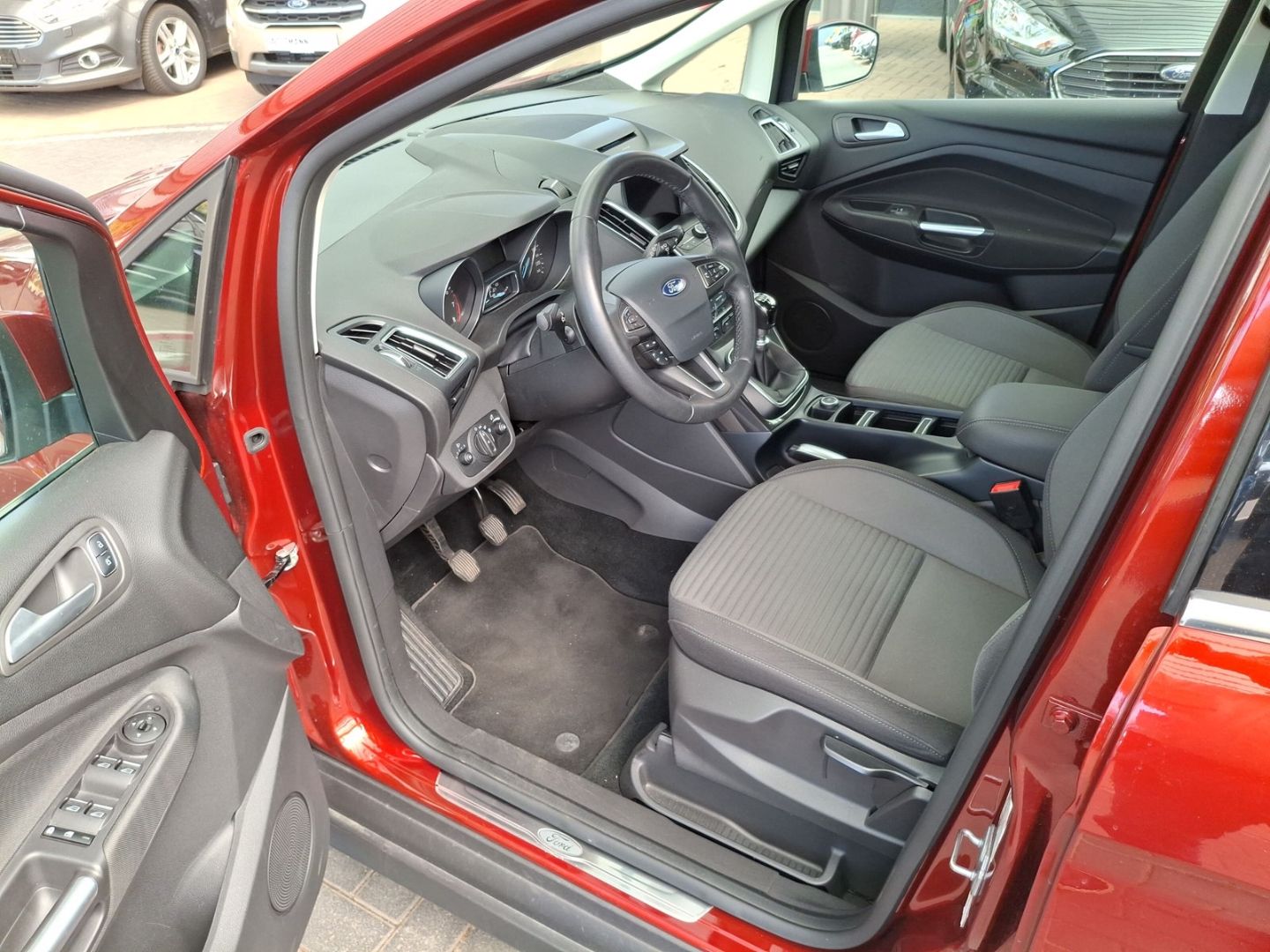 Fahrzeugabbildung Ford C-Max Titanium 1.5 EcoBoost PPS/Kam., AHK, Winte