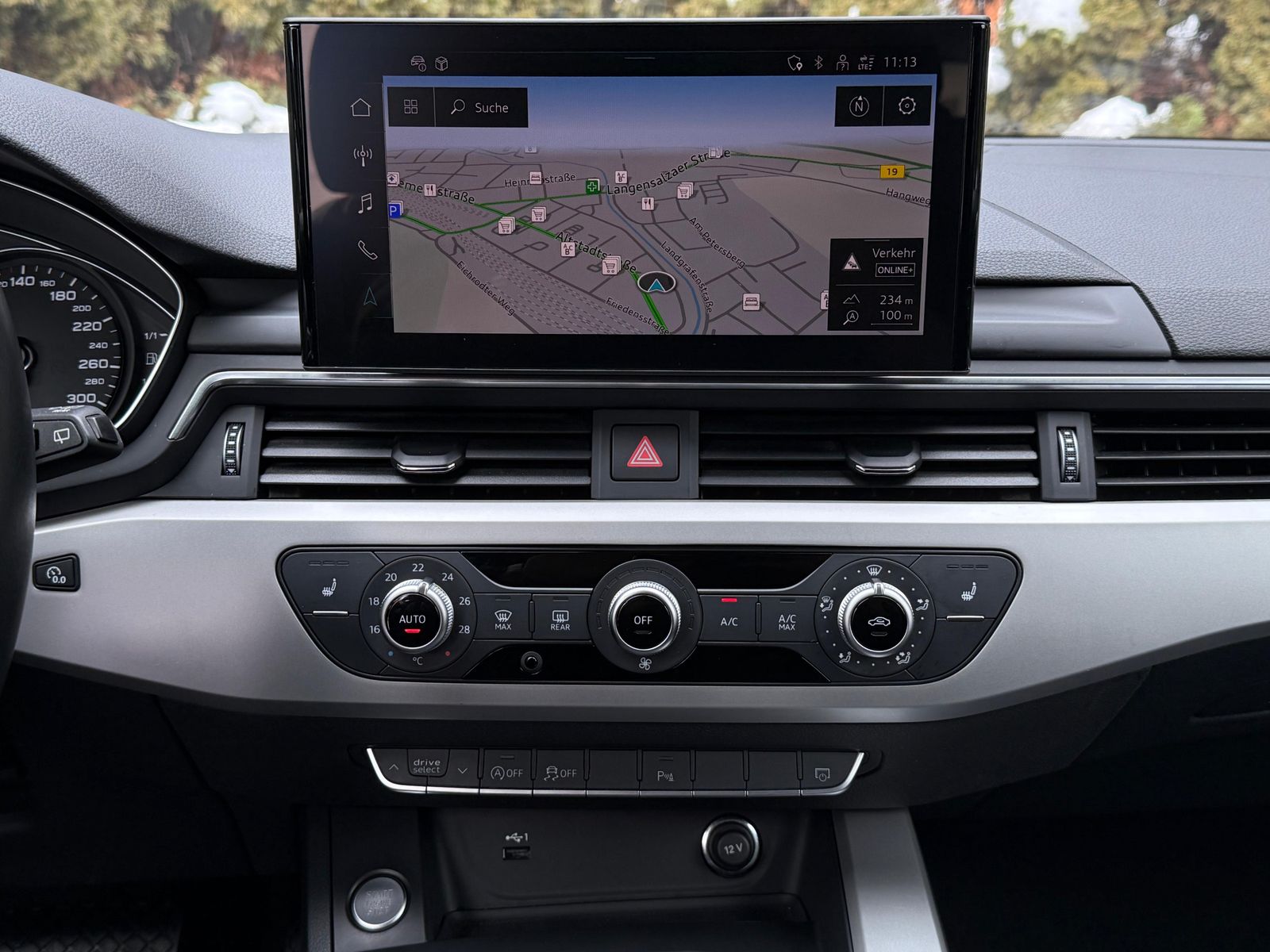 Fahrzeugabbildung Audi A4 Avant 40TDI S-tr LED+NAV+SHZ+AHK+KAM+MEMO+MMI