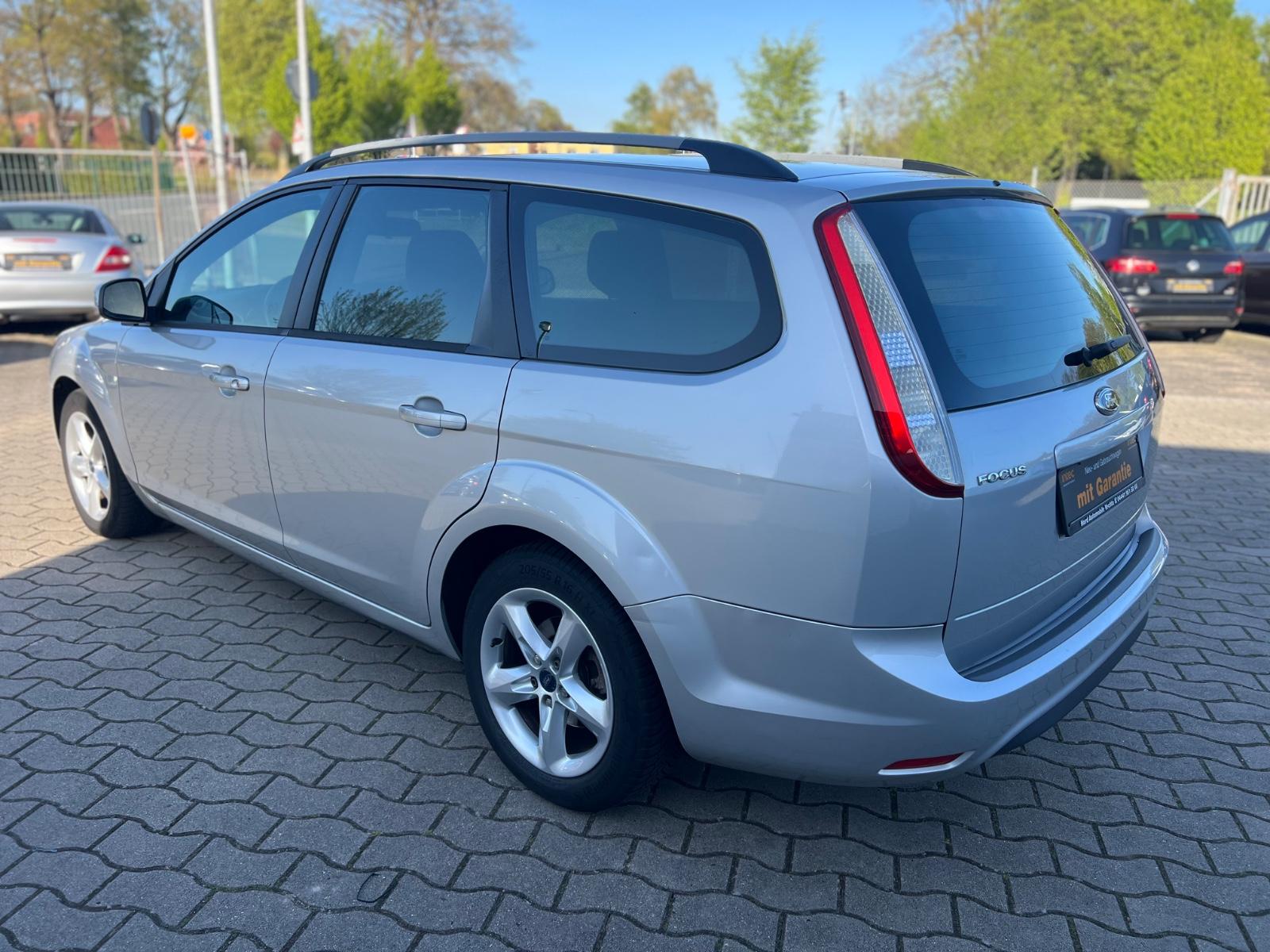 Ford Focus 2011 — photo 12