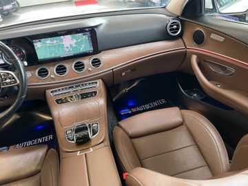 Mercedes-Benz E 300 de Lim. Aut. Avantgarde *LED*LEDER*PANO*