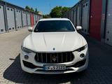 Maserati Levante SQ4 3.0 V6 Modena -Luxuriös, exklusiv! - Maserati Levante von privat