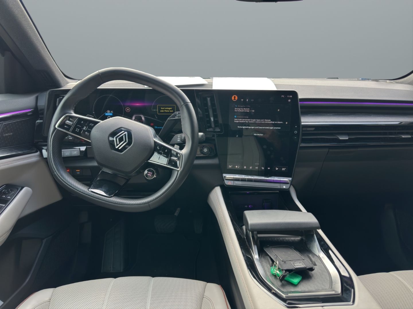 Fahrzeugabbildung Renault Espace VI Iconic E-Tech Hybrid 1.2 Full 200 EU6e