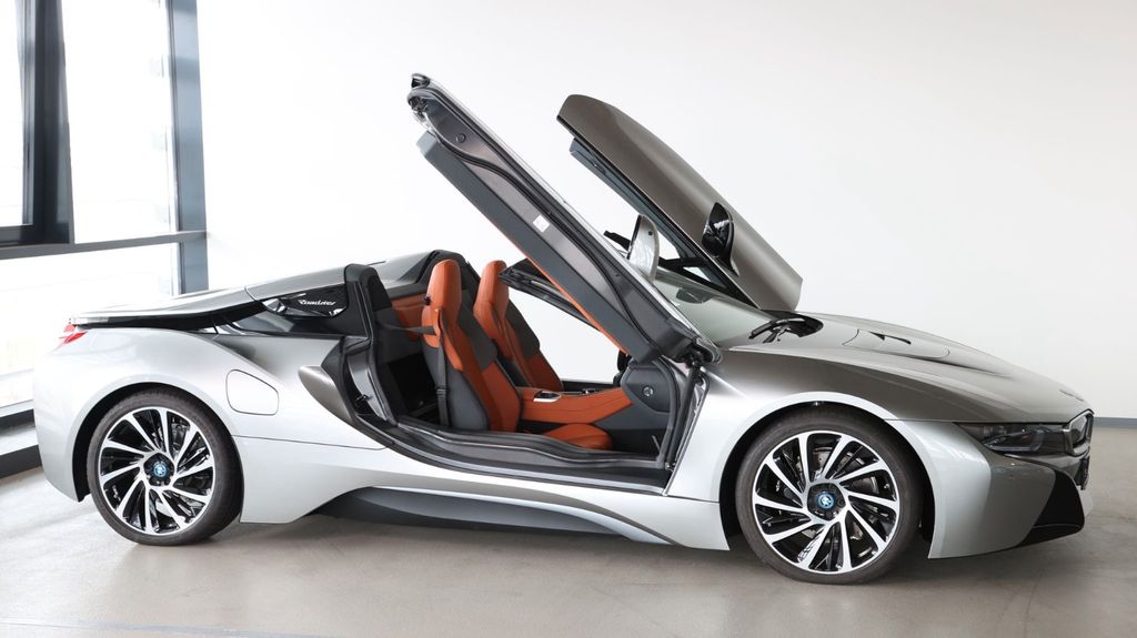 BMW i8 Roadster *NEUZUSTAND*MwSt. ausweisbar*EZ2023*