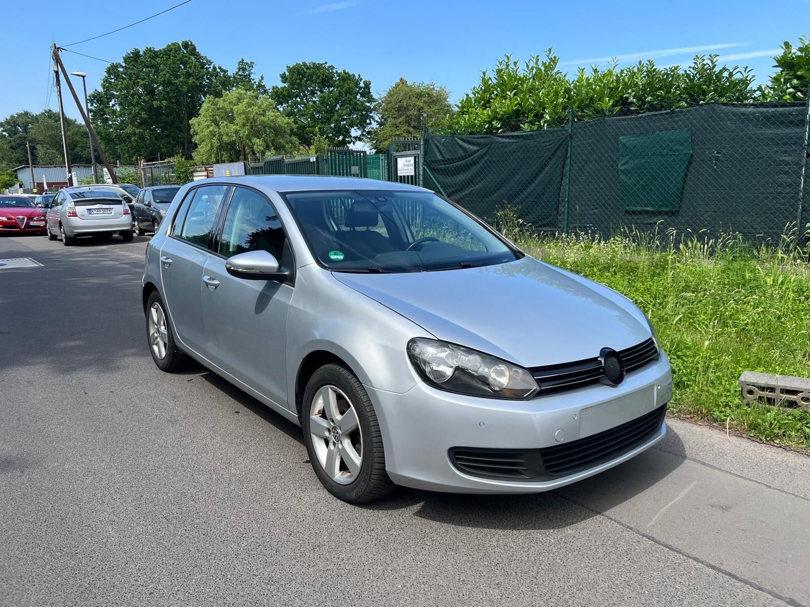 Volkswagen Golf - 1