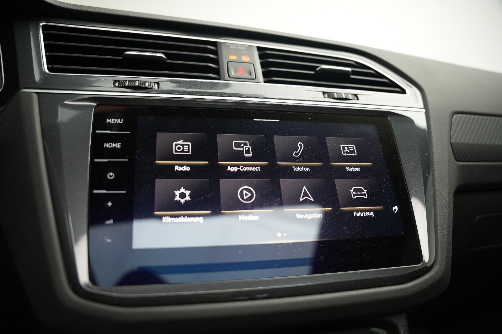 Fahrzeugabbildung Volkswagen Tiguan R-Line Hybrid *Panorama*360°Kam*Virtual