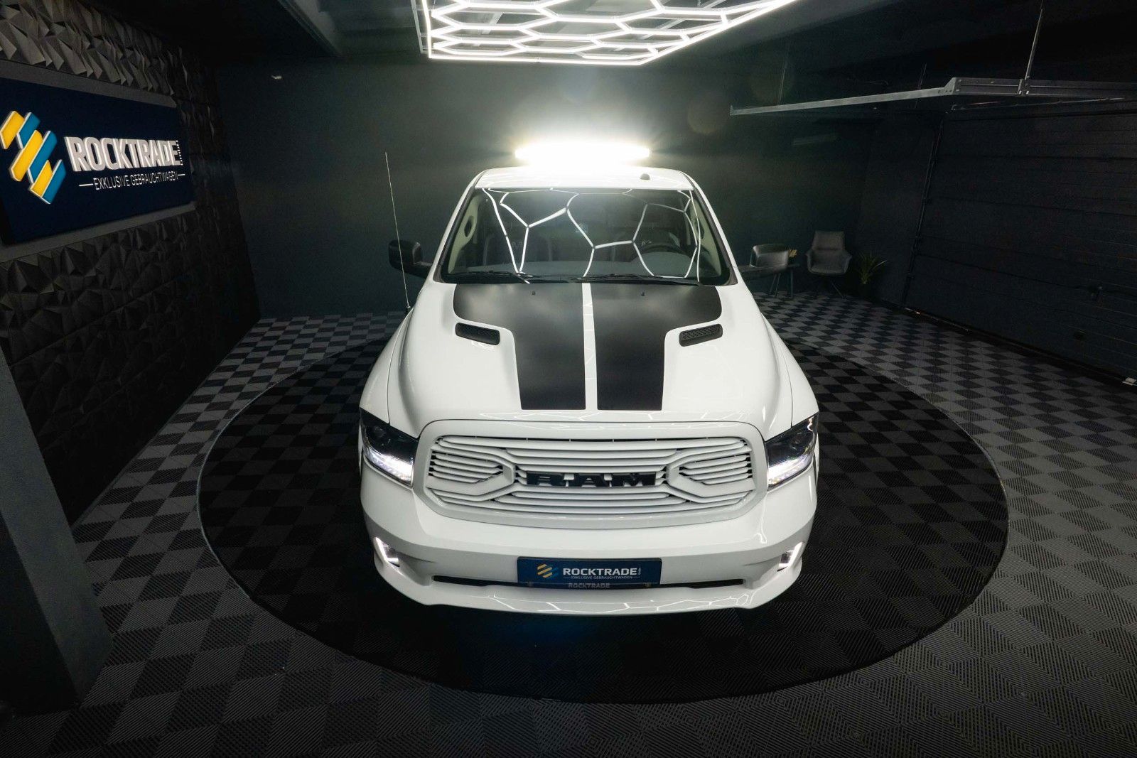 Fahrzeugabbildung Dodge RAM 5.7 V8 HEMI 4x4 SingleCab MAXI LONGBED *LED*