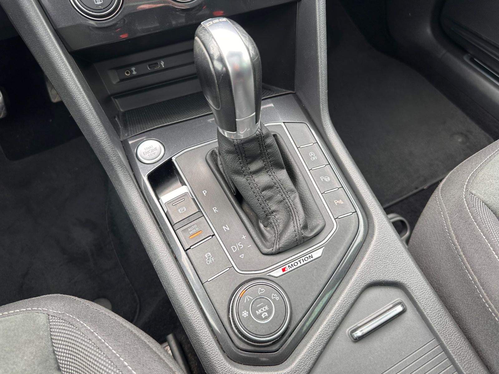 Fahrzeugabbildung Volkswagen Tiguan 2.0 TDI 4M Highline Pano/AHK/ACC/Navi/LED