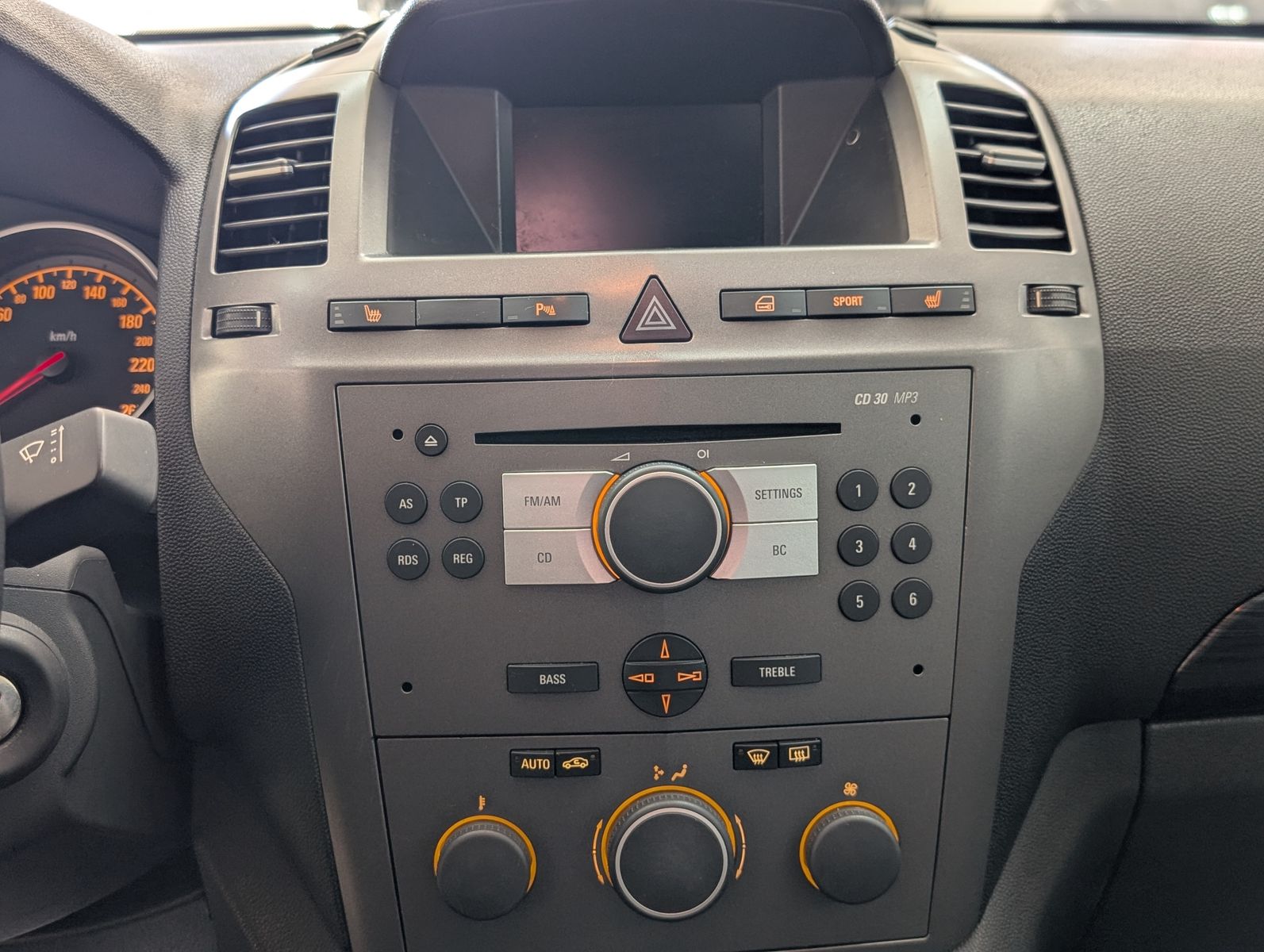 Fahrzeugabbildung Opel Zafira 2.2 Cosmo PANO 7S EURO4 GRÜN PLAK