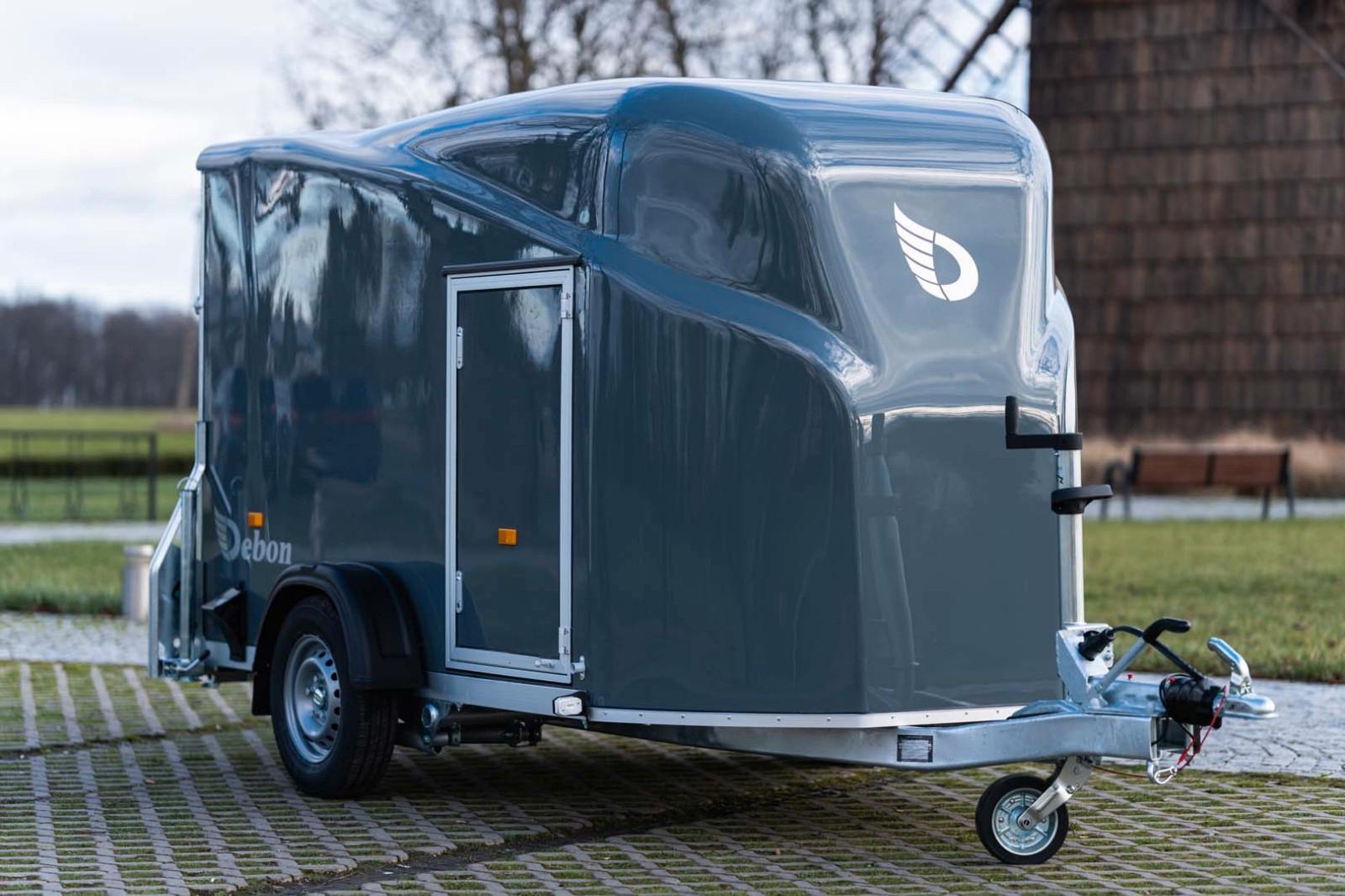 Cheval Liberte Debon C1300 Cargo 100km/h, Rampe-Tür Kombination