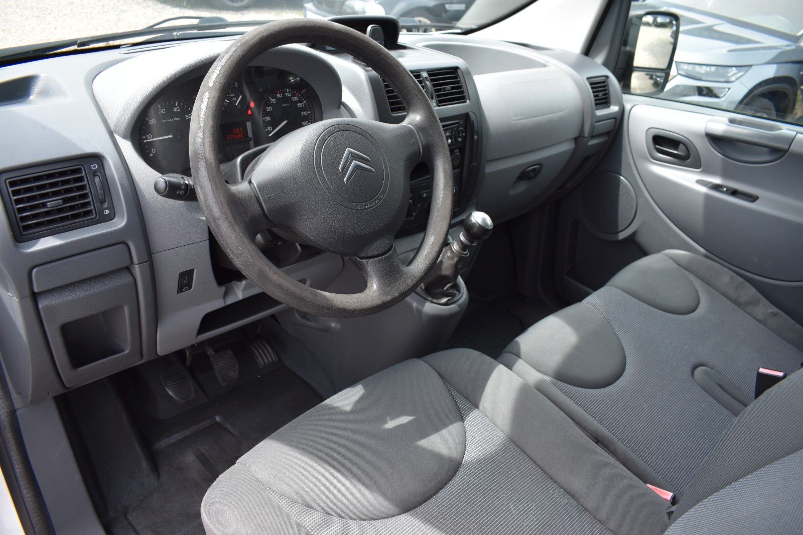 Fahrzeugabbildung Citroën Jumpy HDi 120 FAP 29 L1H1 Kasten