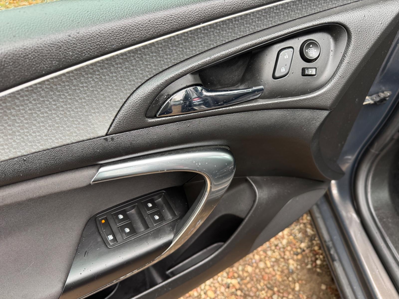 Opel Insignia 2015 — photo 12