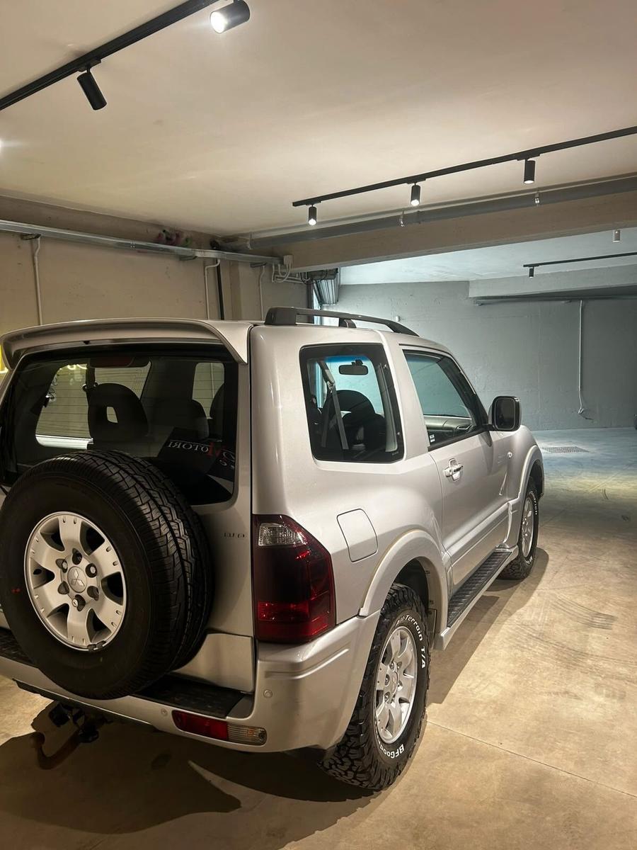 Mitsubishi Pajero 3.2 DI-D 3 portes | 160 ch | BVM | Attelage | Barres de toit | Capteur de pluie