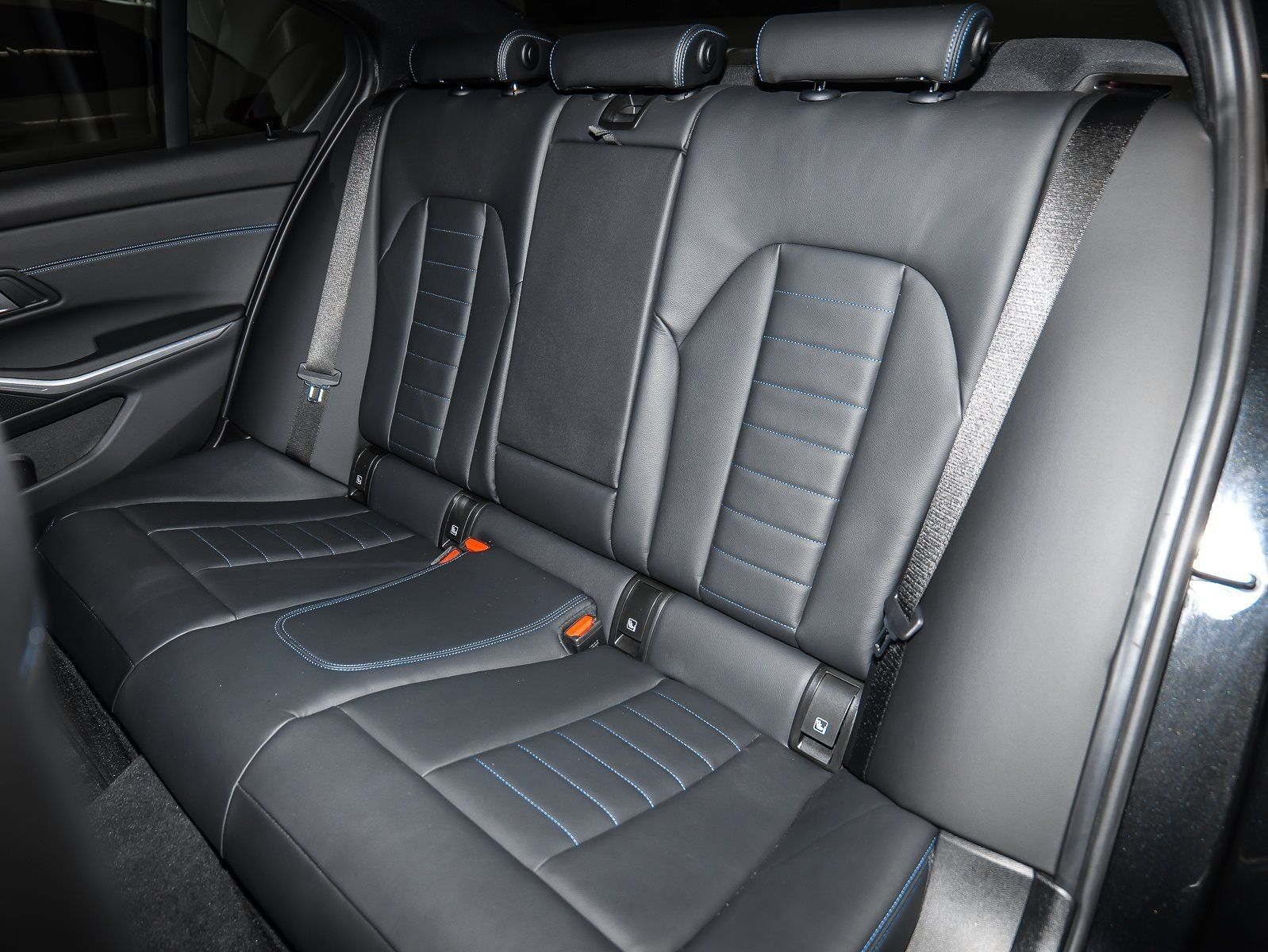 BMW 330 - Bild 17