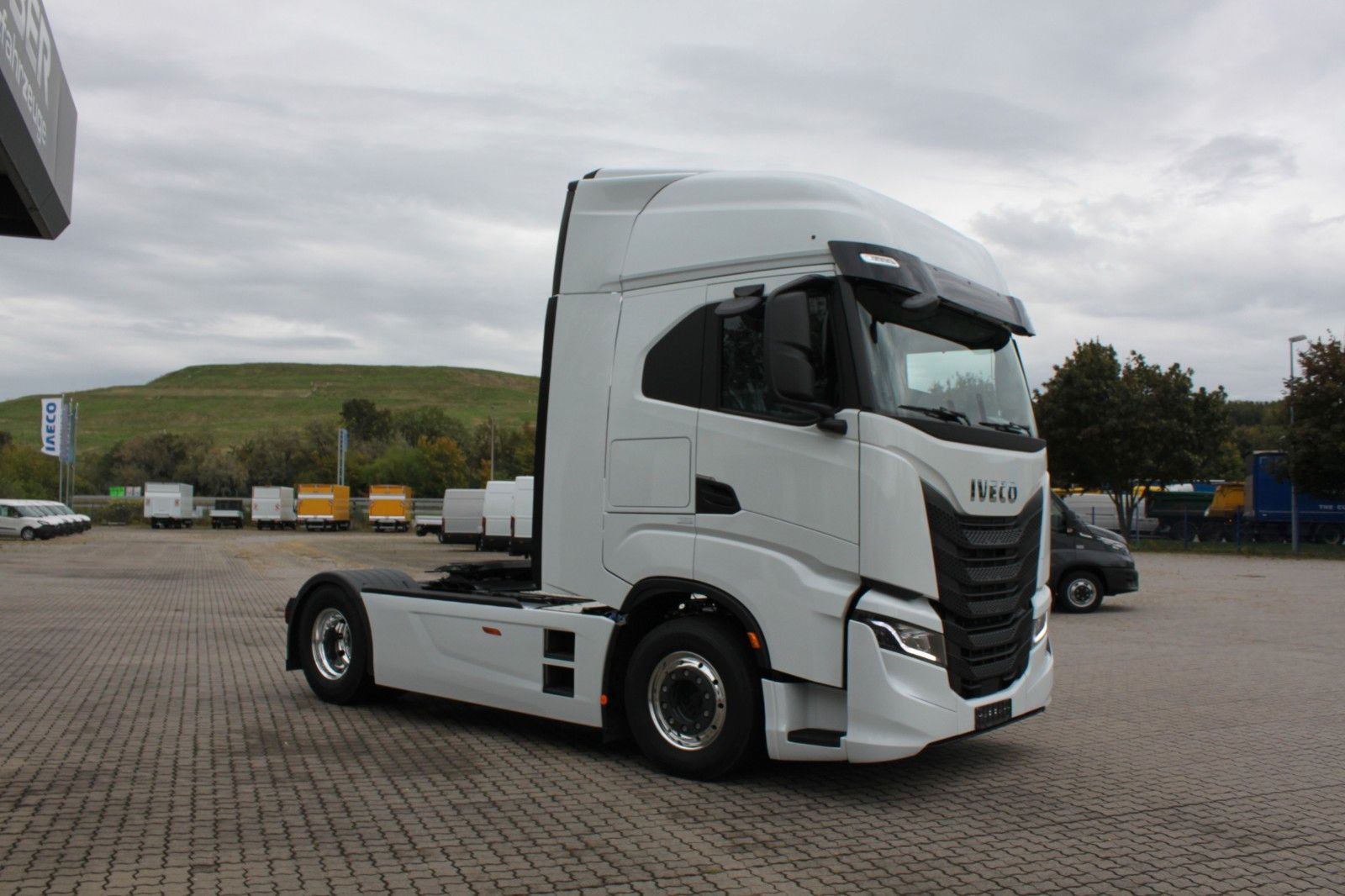 Fahrzeugabbildung Iveco S-Way AS440S50T/FP