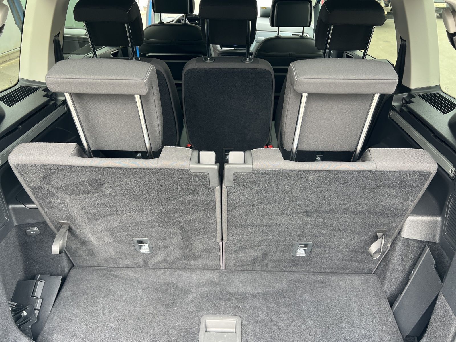 Touran Active 1.5 TSI DSG Navi*ACC*7-Sitzer