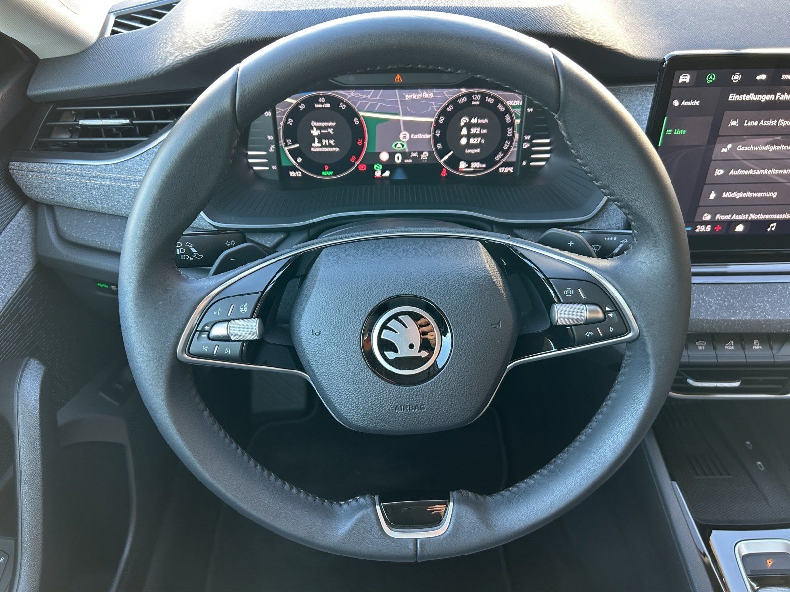 Fahrzeugabbildung SKODA Octavia 1.5 TSI mHEV Selection/KAMERA/LED/ACC/
