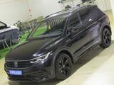 Volkswagen Tiguan 2.0 TDI SCR 4MOT DSG7 R-Line AHK Navi - VW Tiguan Gebrauchtwagen in Braunschweig