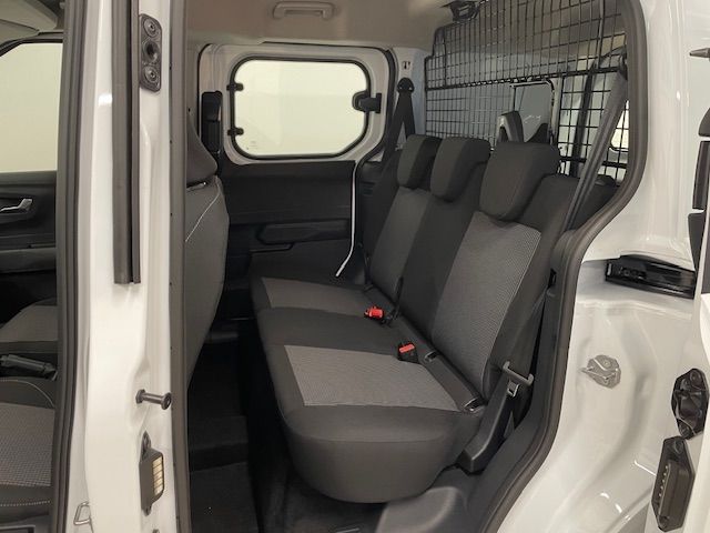 Fahrzeugabbildung Ford Transit Courier Trend Doppelkabine DAB LenkradHZ