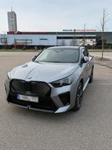 BMW iX2 eDrive20 - - BMW iX2 mit Panoramadach