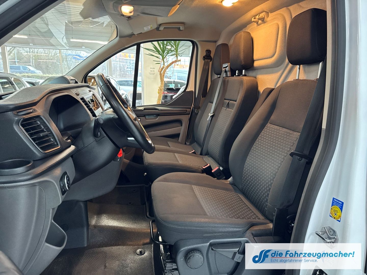 Fahrzeugabbildung Ford Transit Custom Kasten 280 L1 Trend WERKSTATT Tem