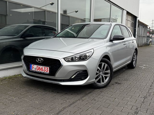 Hyundai i30 YES! Kamera/Sitzheizung/CarPlay