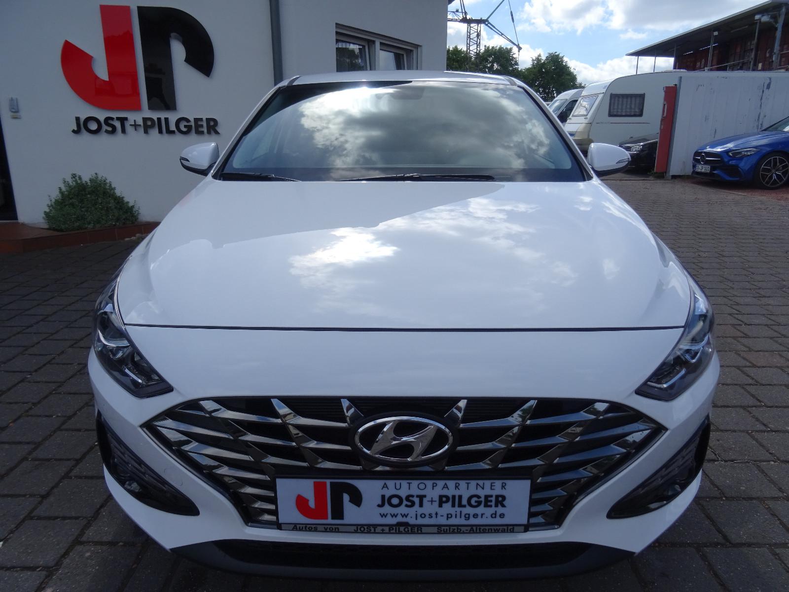 Hyundai i30 DCT Trend MHD SitzHzg Carplay Navi Cam