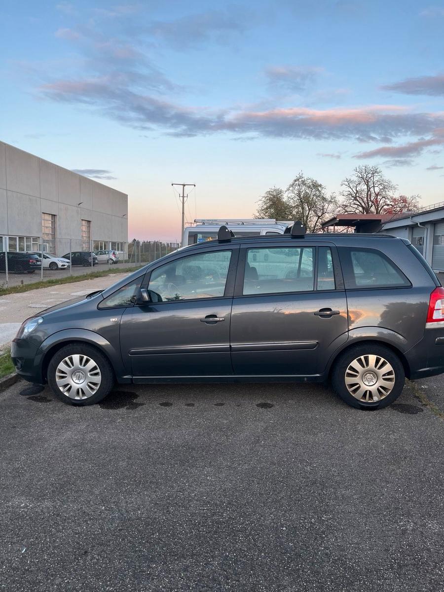 Opel Zafira 2012 — photo 5