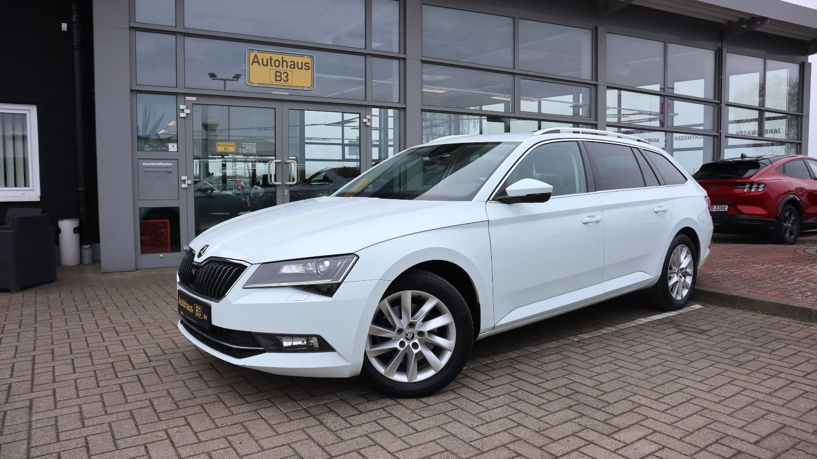 Gebrauchtwagen Skoda Superb Superb Combi 1,4 TSI Style/BI-Xenon/GRA/BT/DAB in Bergen