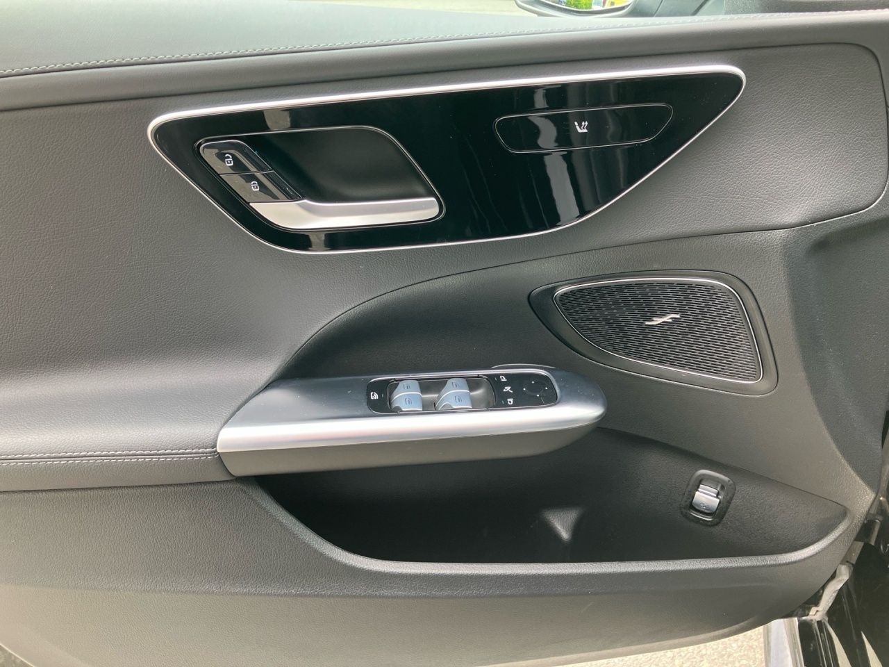 Fahrzeugabbildung Mercedes-Benz C 220 d 4M T AMG AHK Kamera Totwinkel LED Sounds