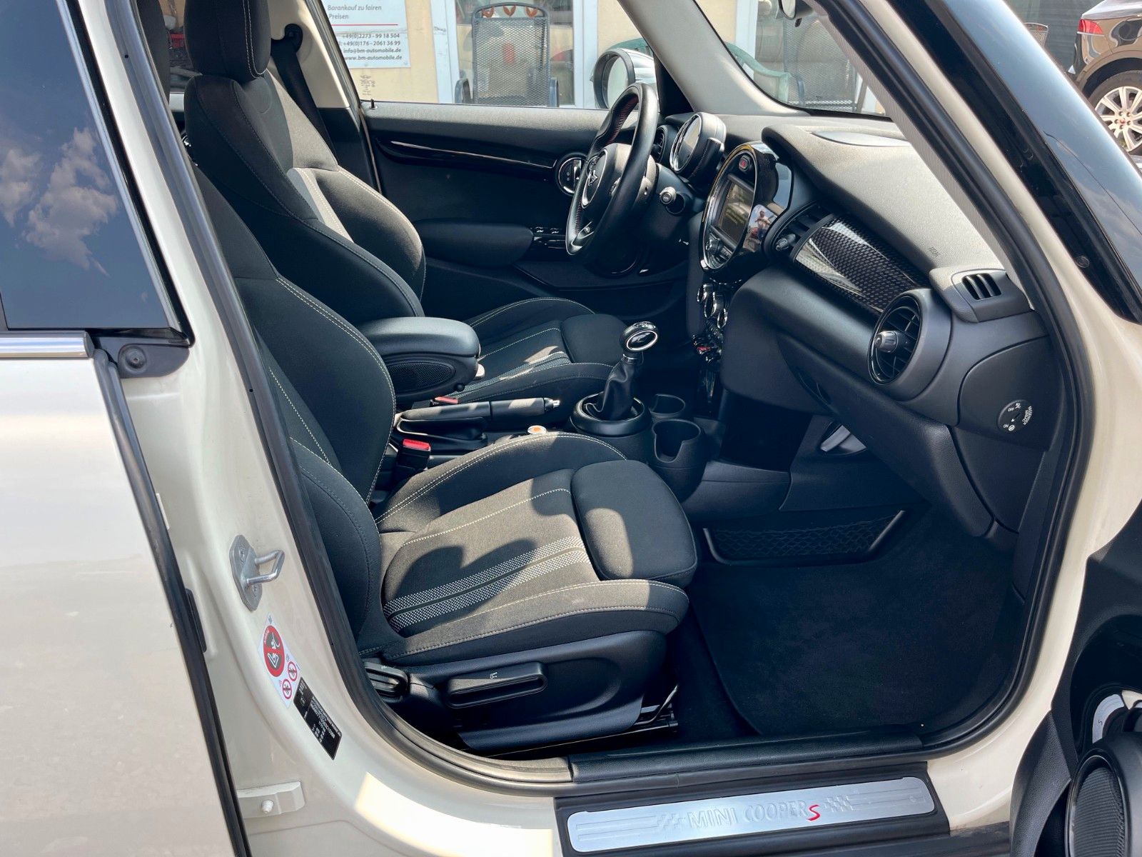 Fahrzeugabbildung MINI Cooper SD Aut. JCW Lenkrad PDC Kamera SPORTSITZE
