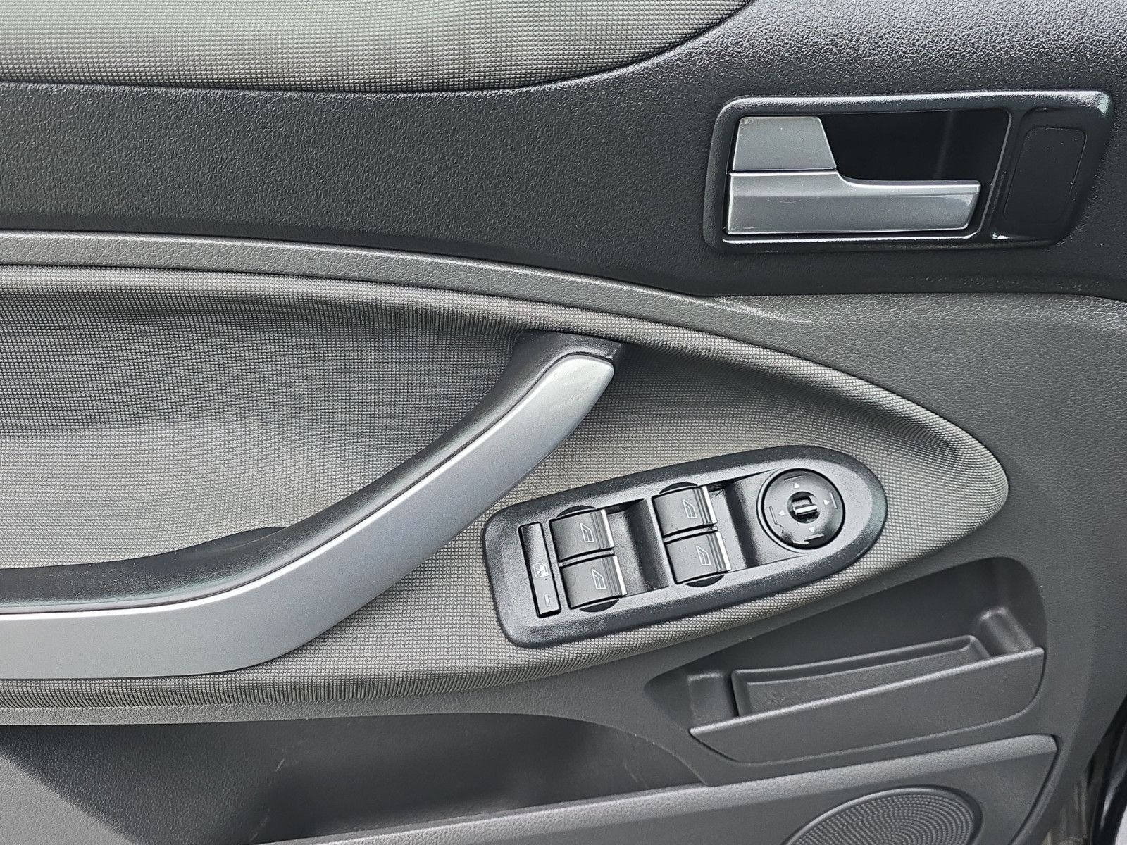 Fahrzeugabbildung Ford Kuga Champions Edition Aus 1.Hand + Voll Service