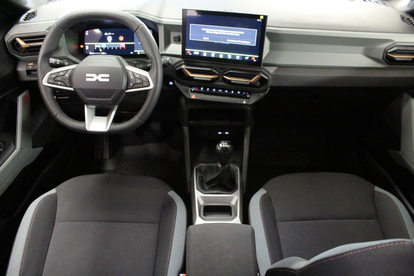 Fahrzeugabbildung Dacia Bigster mild hybrid-G 140 Extreme *Winter-Paket*