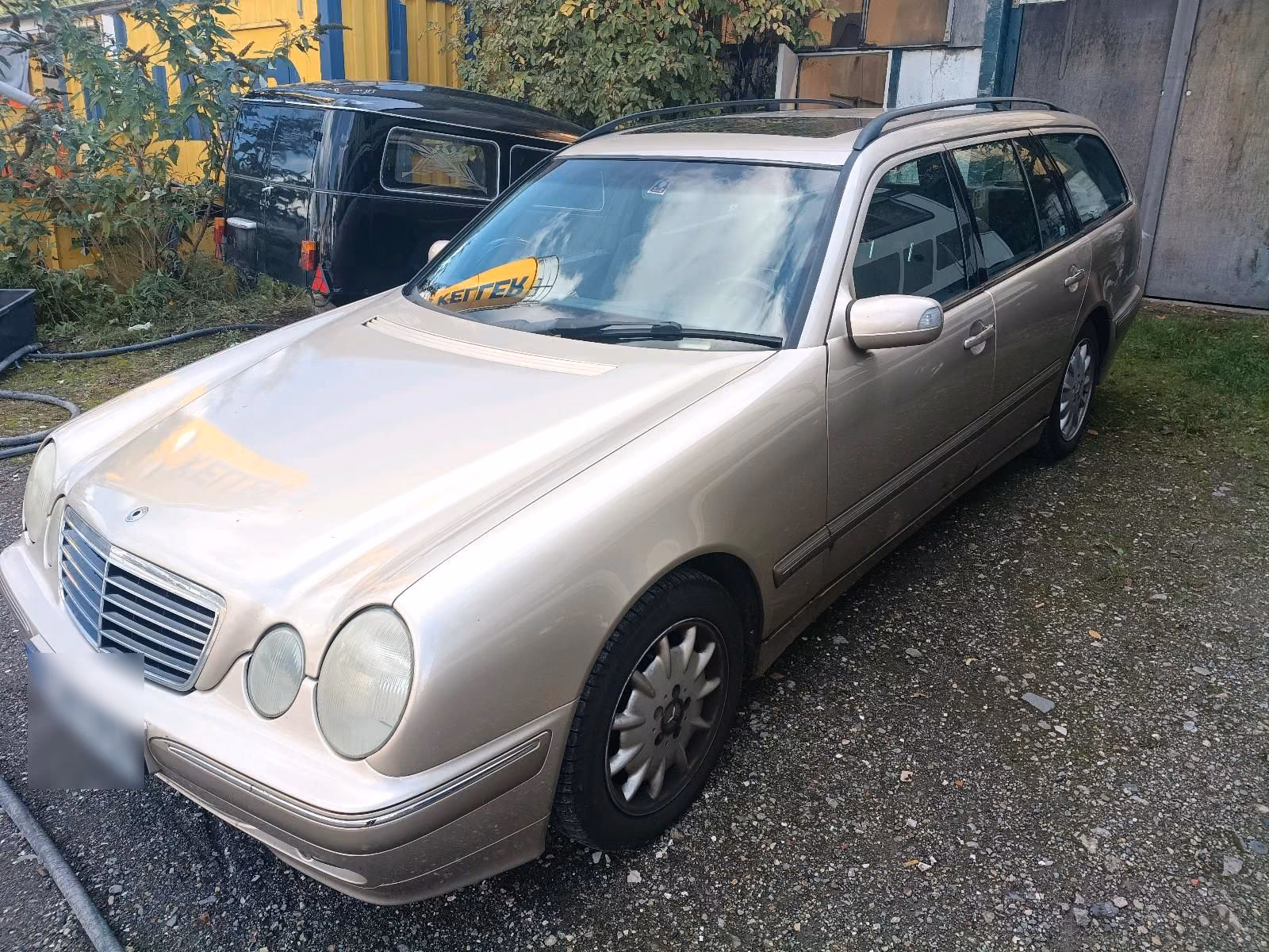 Mercedes-Benz E 240