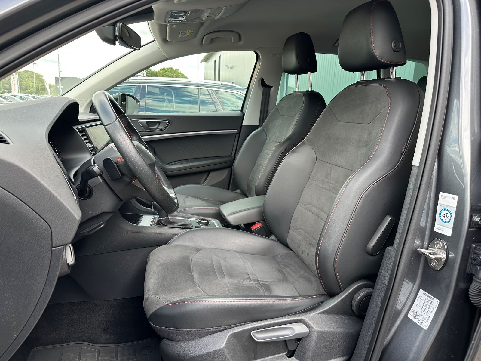 Fahrzeugabbildung SEAT Ateca FR 4Drive 2.0 TSI DSG NAV+LED+KAM+ACC