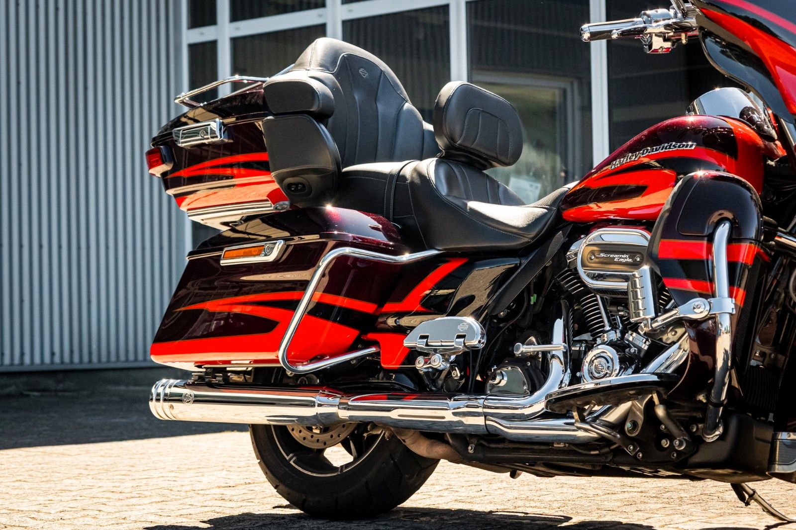 Fahrzeugabbildung Harley-Davidson FLHTKSE CVO Ultra Limited 114 cui - Kesstech