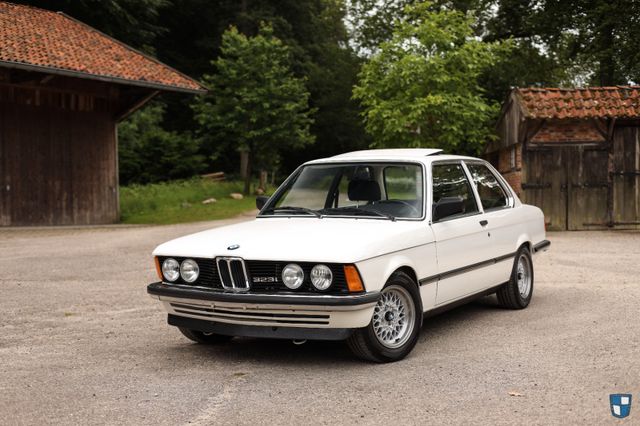 BMW 323 E21 - Scheckheft, Motor überholt