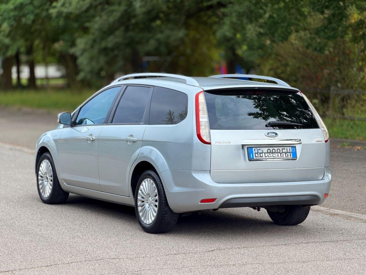 Ford Focus 2010 — photo 5