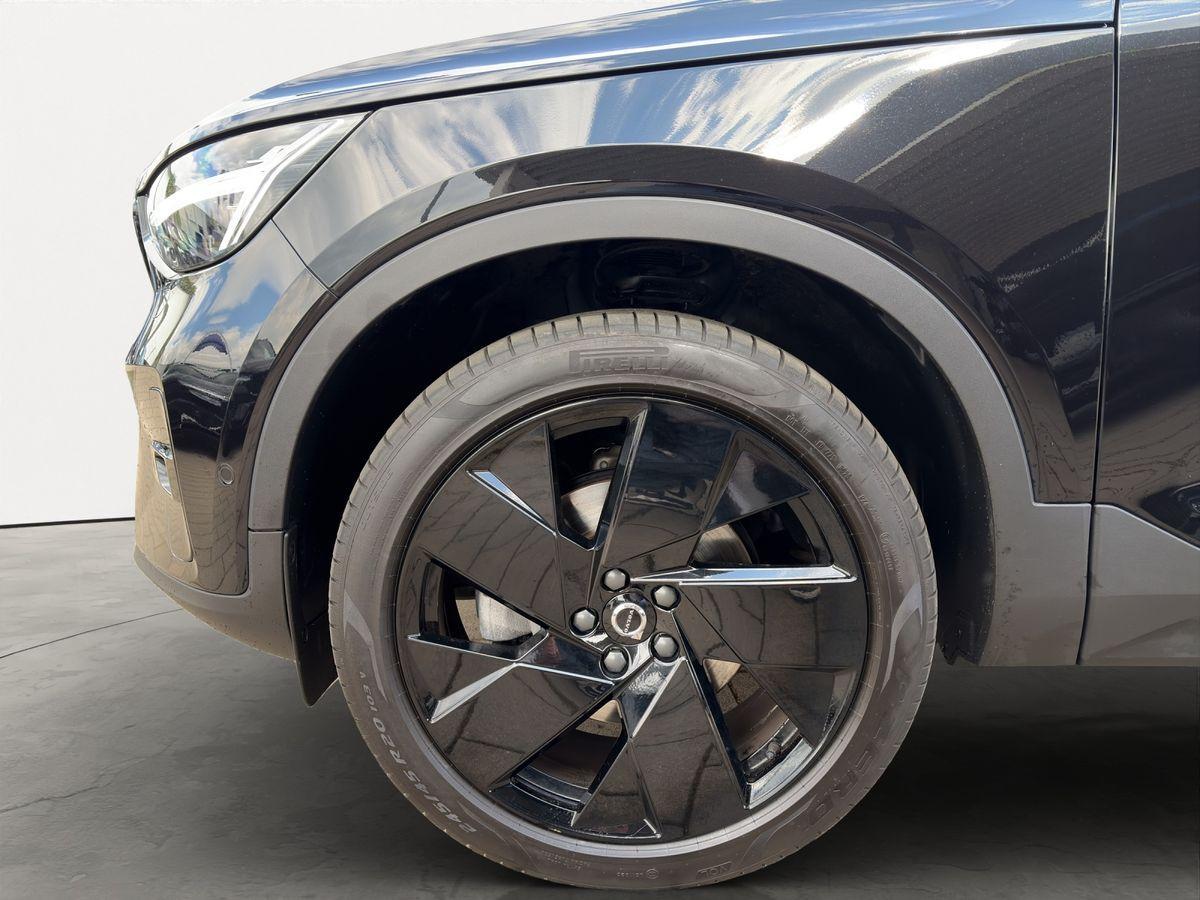 Volvo XC40 B3 Black Edition Plus 360° PANO AHK H/K 20"