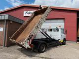 Mercedes-Benz Vario 818 D Abrollkipper mit Container - Mercedes-Benz Kühlkoffer Vari