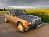 Mercedes-Benz 190 E einzigartig - Mercedes-Benz 190 mit Benzin-Antrieb: Limousine, Automatik