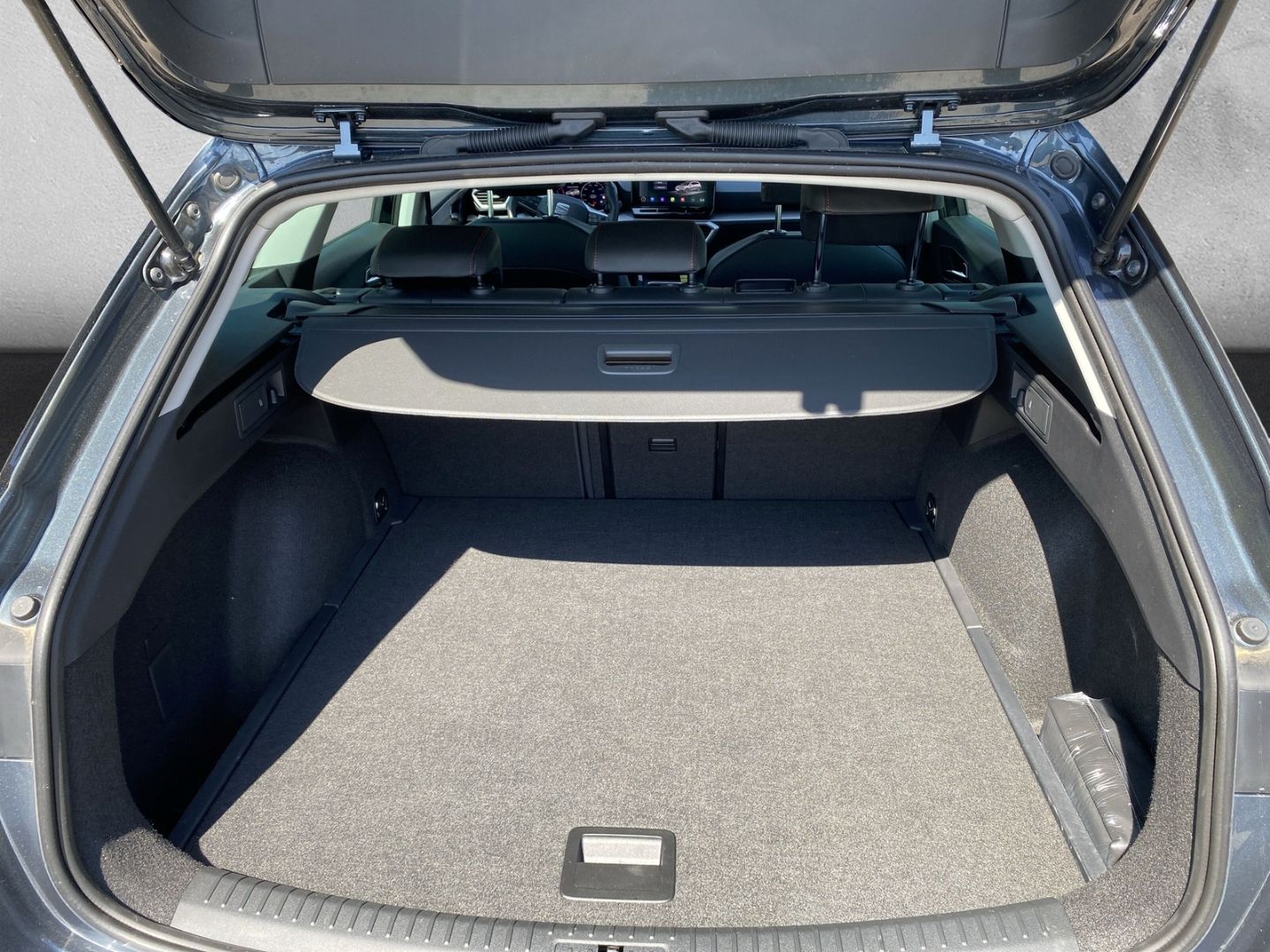 Fahrzeugabbildung SEAT Leon Sportstourer FR 2.0 TDI EU6d Navi Digitales