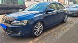 Volkswagen Jetta 1.4 TSI Highline Highline - blaue Volkswagen Jetta