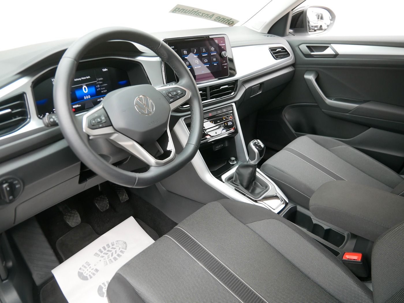 Fahrzeugabbildung Volkswagen T-Roc 1.0 Life NEU36T AHK Standhz SHZ LED Allwet