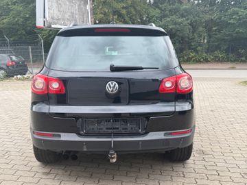 Volkswagen Tiguan - 9