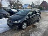 Volkswagen Touran 1.6TDI DSG 7-Sitzer*Facelift+ACC*Guter Zu - Volkswagen Touran: Facelift