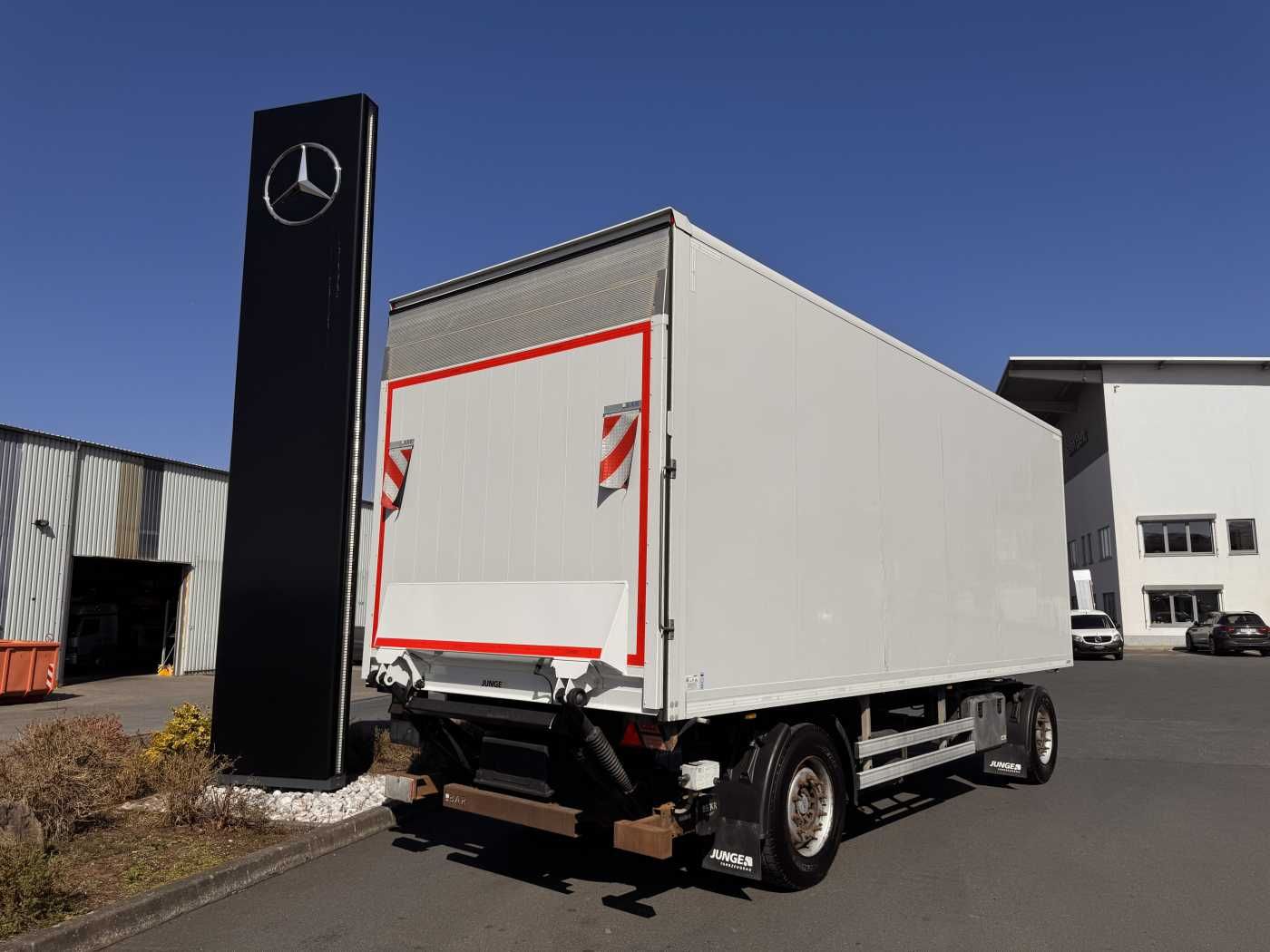 Fahrzeugabbildung Andere Junge AASK18P037 LBW Bär (2.000kg)