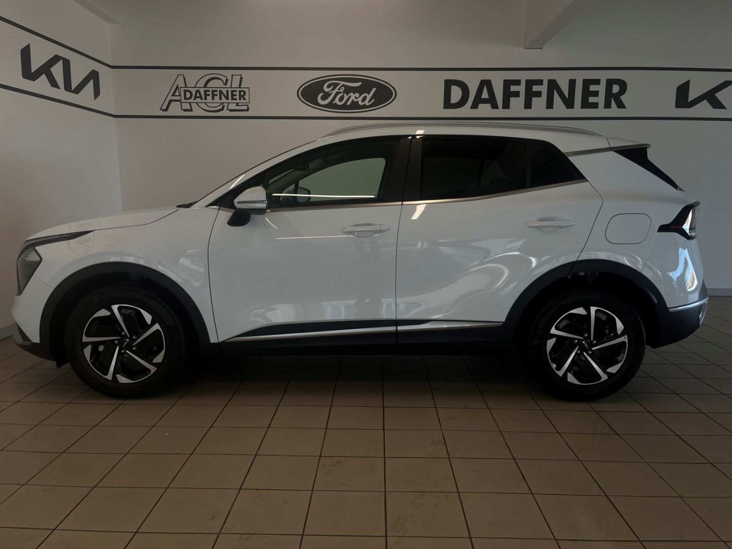 Fahrzeugabbildung Kia Sportage 1.6 T-GDI Vision, Teilleder, Navi, Lane